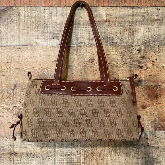 Vintage Dooney & Bourke Tan Signature Jacquard Small Hobo Bag - Picture 5 of 14